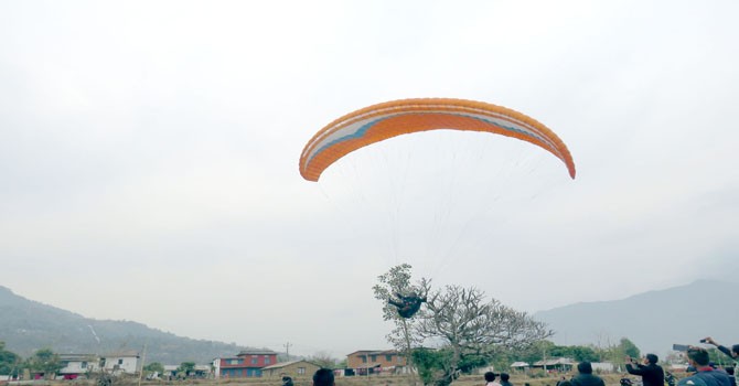 baglungs-panchakot-successfully-tests-paragliding-flights